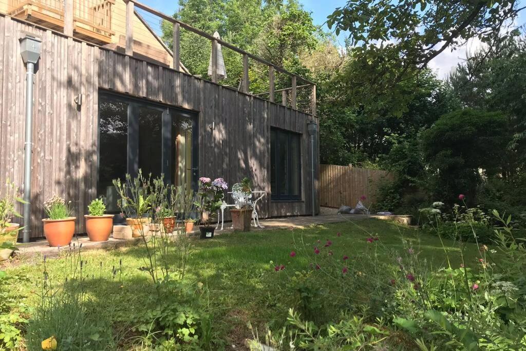 Garden Hideaway, Self-Contained, Edge Of Bathアパートメント エクステリア 写真