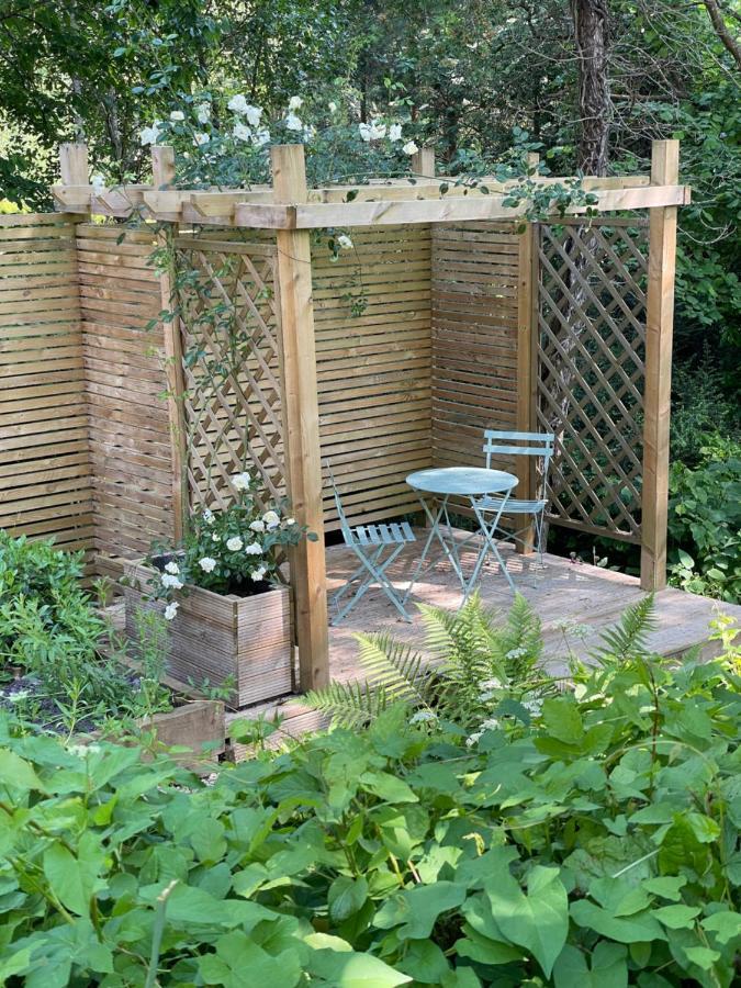 Garden Hideaway, Self-Contained, Edge Of Bathアパートメント エクステリア 写真
